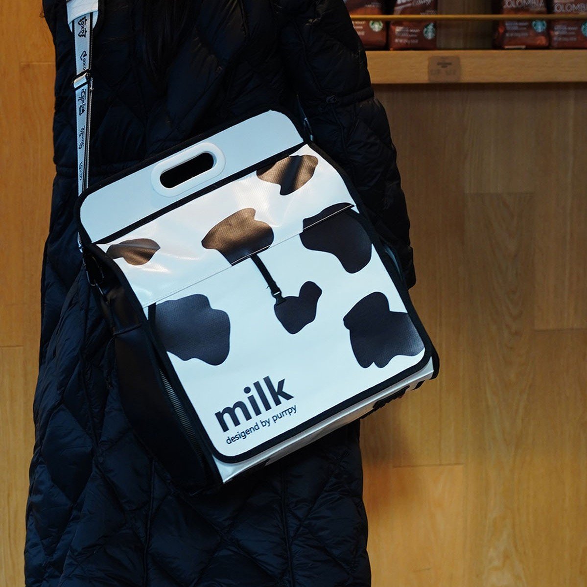 Portable and Breathable Summer Cat Carrier Bag